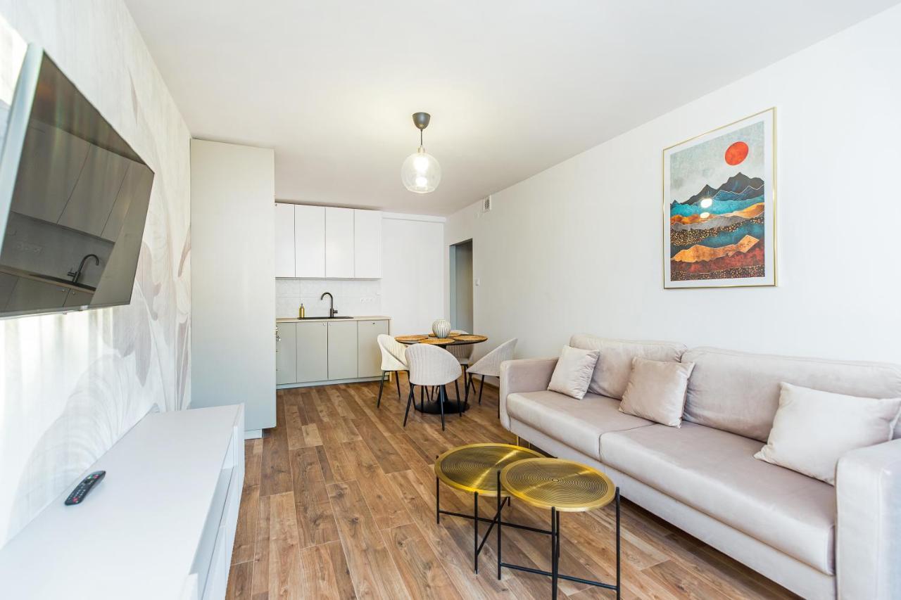 Spacious Modern - Wielicka - Bonarka Apartment *