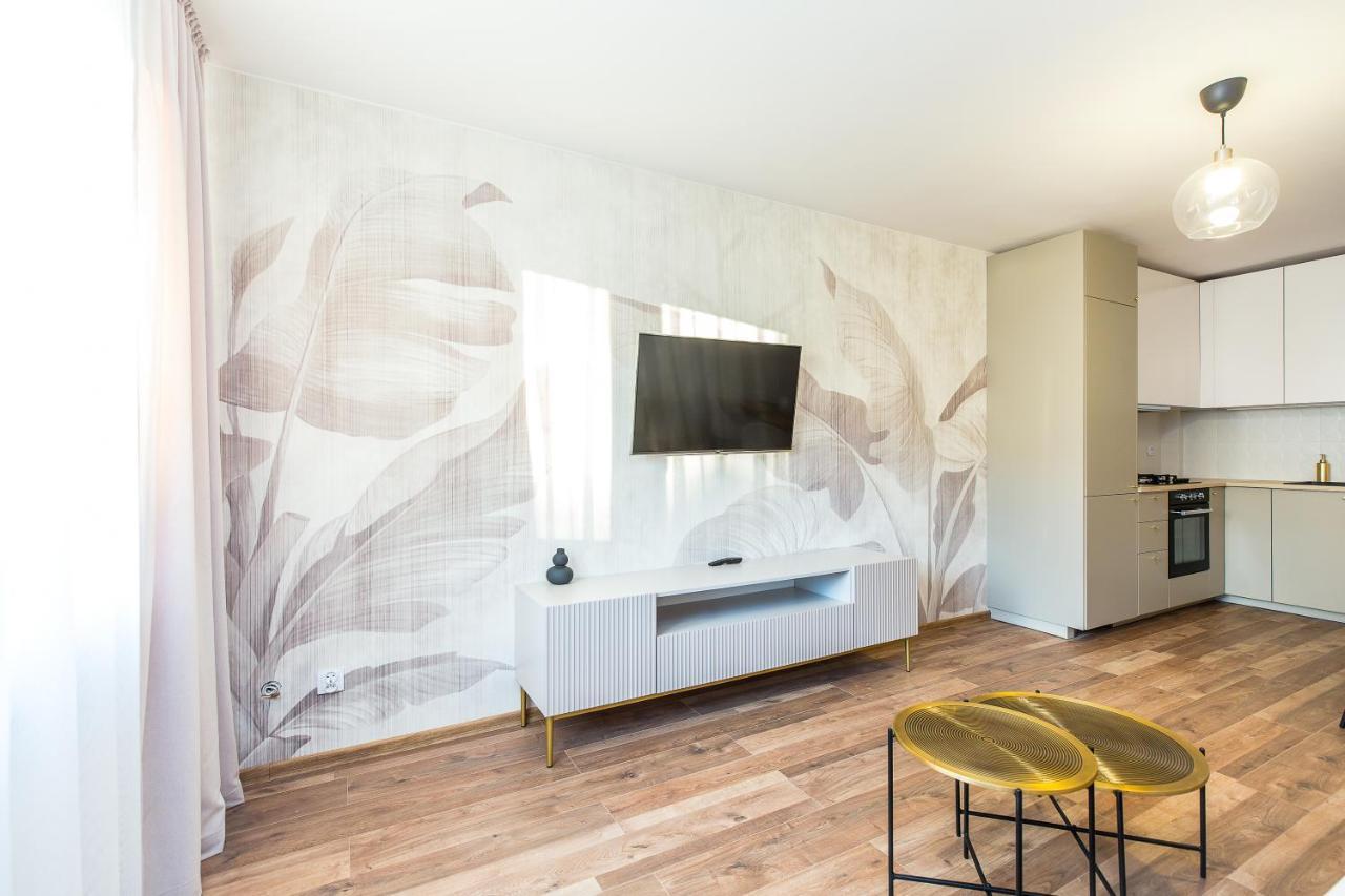Spacious Modern - Wielicka - Bonarka Apartment Krakau